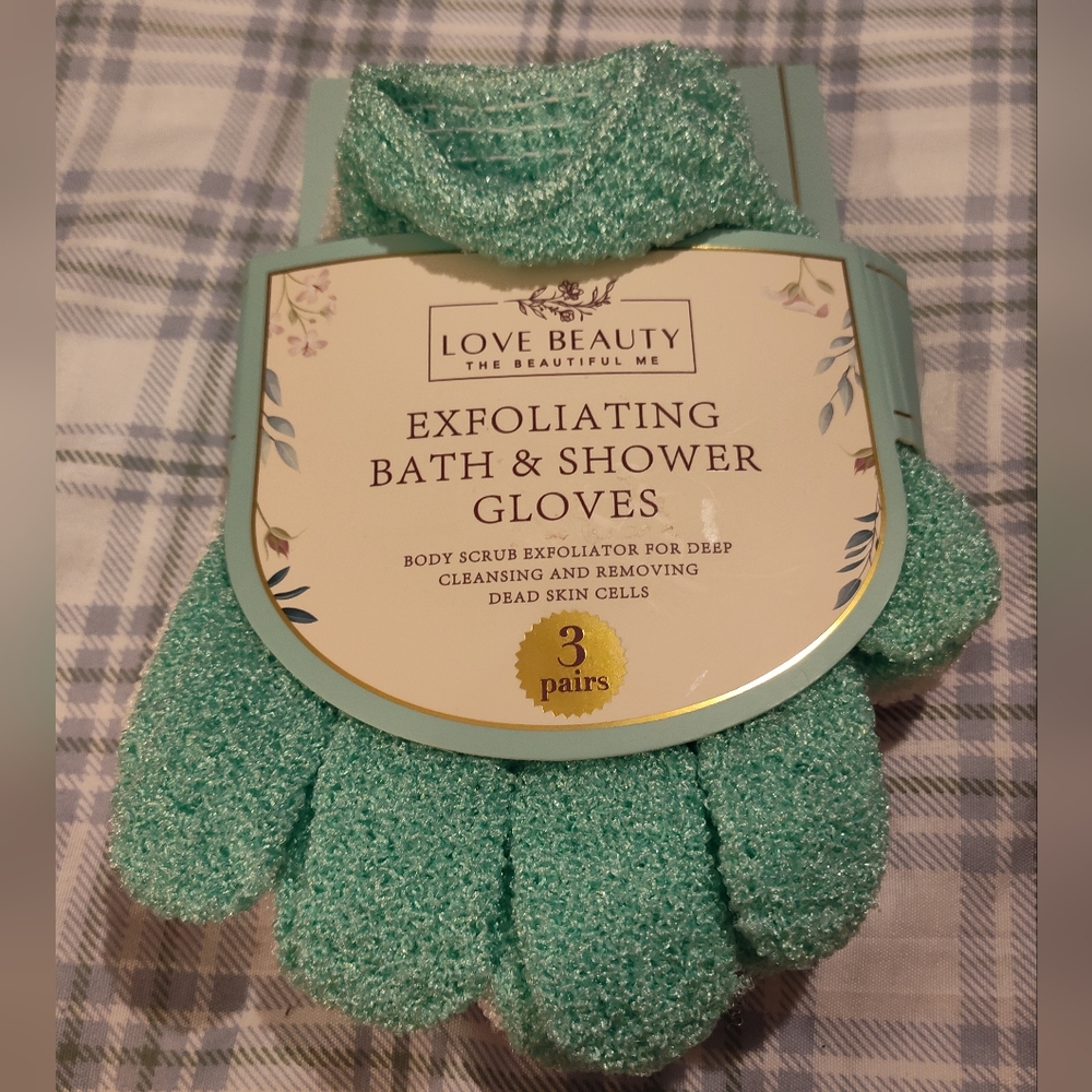 NEW! Love Beauty Exfoliating Gloves (3pk)